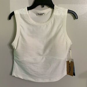 New! BearPaw white cropped tank white with built in bra in large